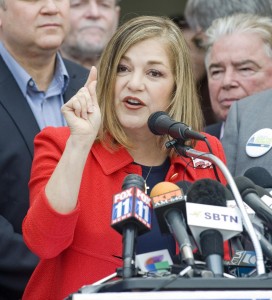 Rep. Loretta Sanchez, D- Santa Ana, announced her candidacy for the United States Senate at the Santa Regional Transportation Center Thursday morning. ///ADDITIONAL INFORMATION: loretta.0515 8 p.m. Ð 5/14/15 Ð SAM GANGWER, ORANGE COUNTY REGISTER -